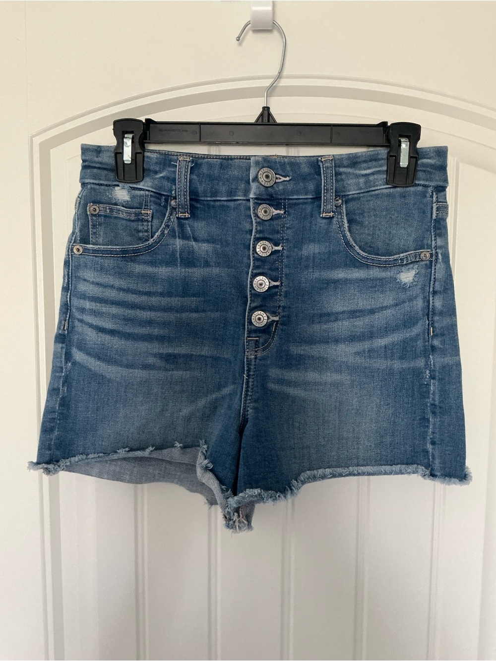 American Eagle Shorts Curvy High Rise Shortie. Next Level Stretch Size 6.